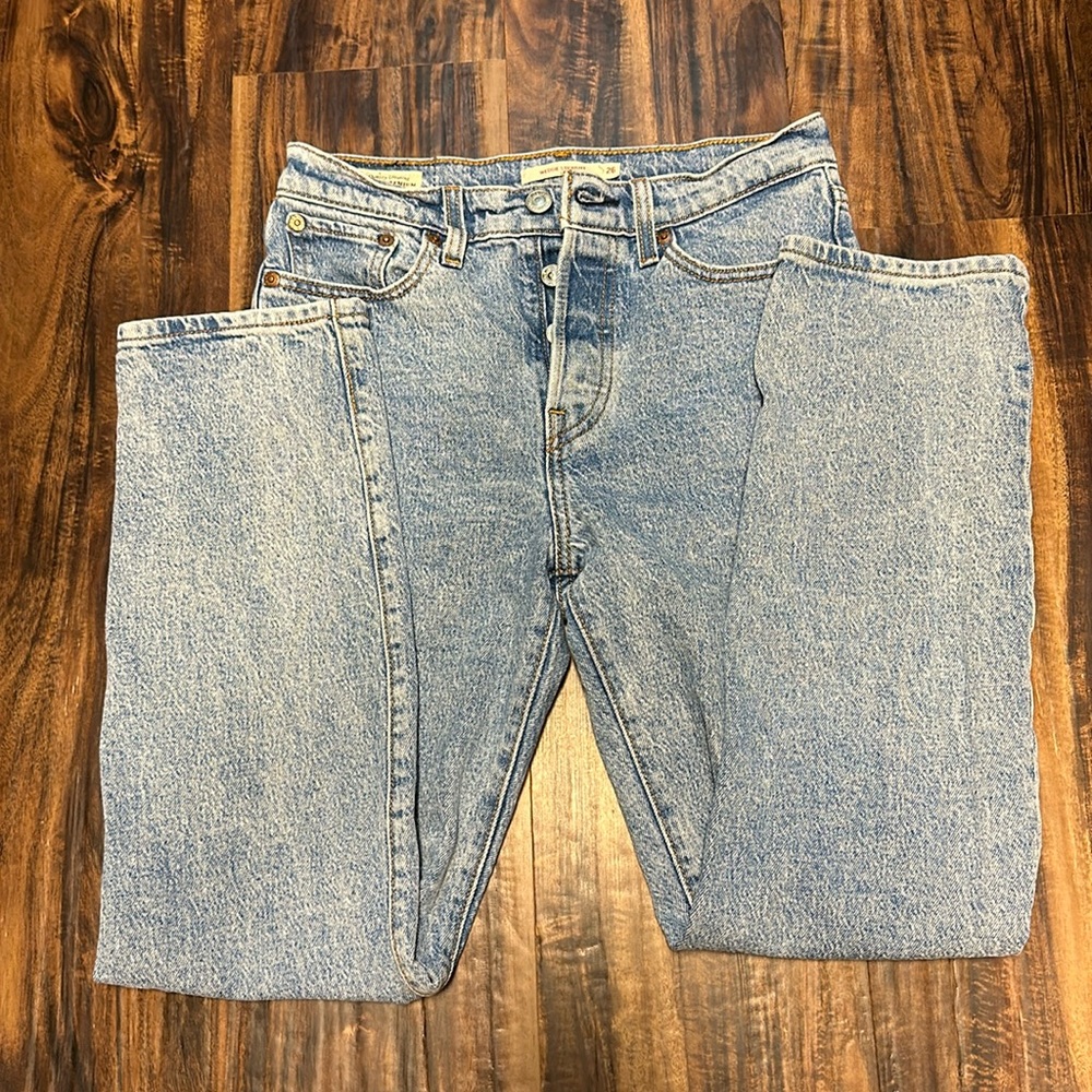 Levi Wedgie Straight Leg Jean
